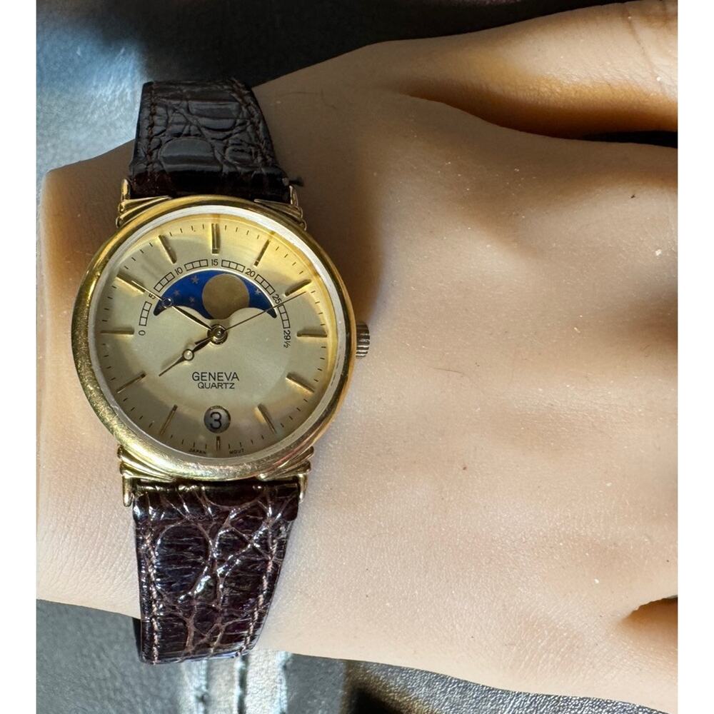 Watch Women Vtg Rare Moon Phase WDate Geneva Quartz Watch